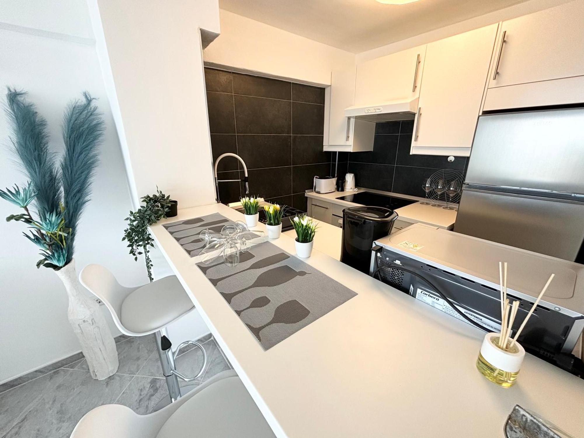 Luxury Ocean View Apartment 6Th Floor Лос Кристианос Екстериор снимка
