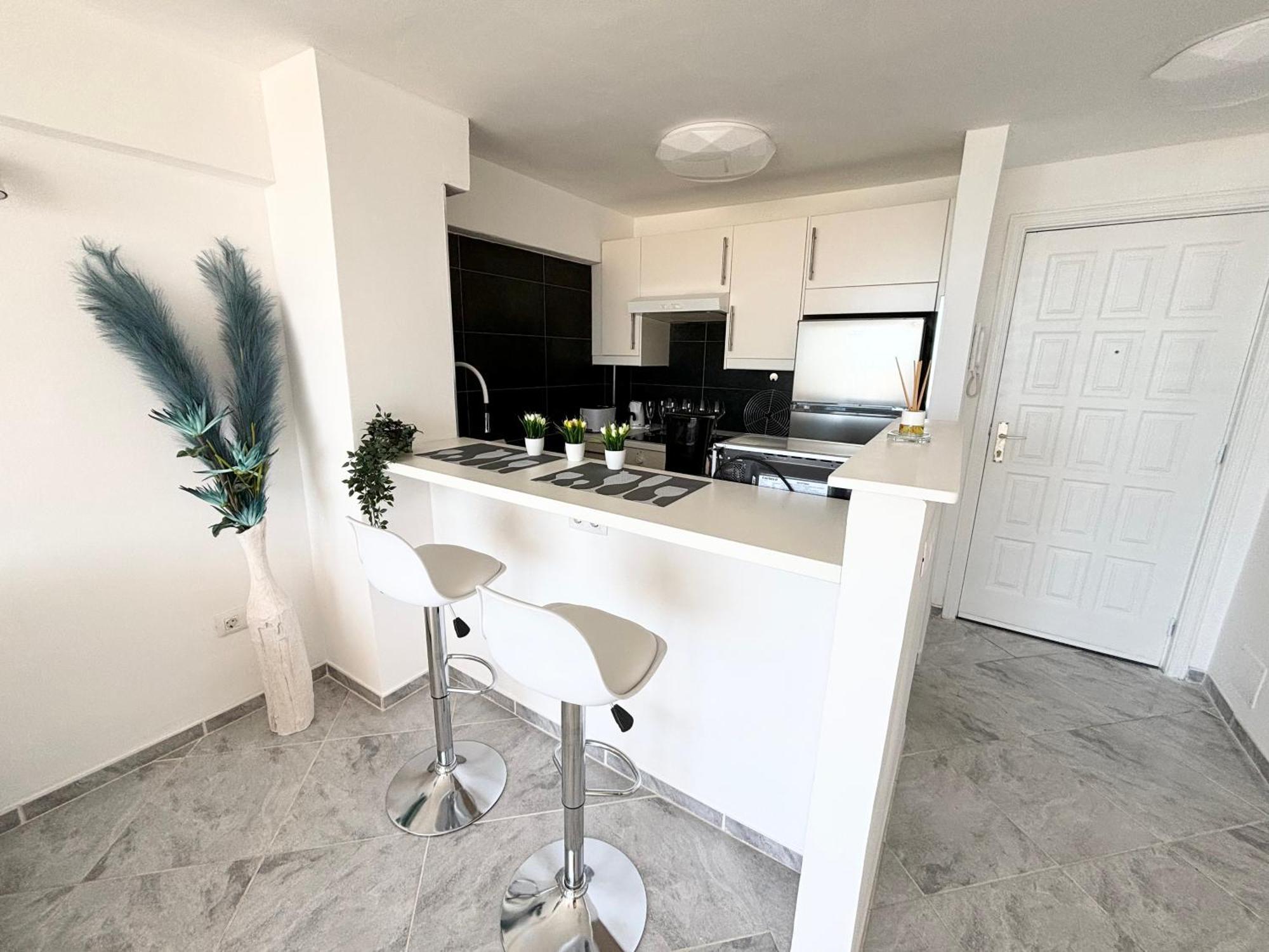 Luxury Ocean View Apartment 6Th Floor Лос Кристианос Екстериор снимка