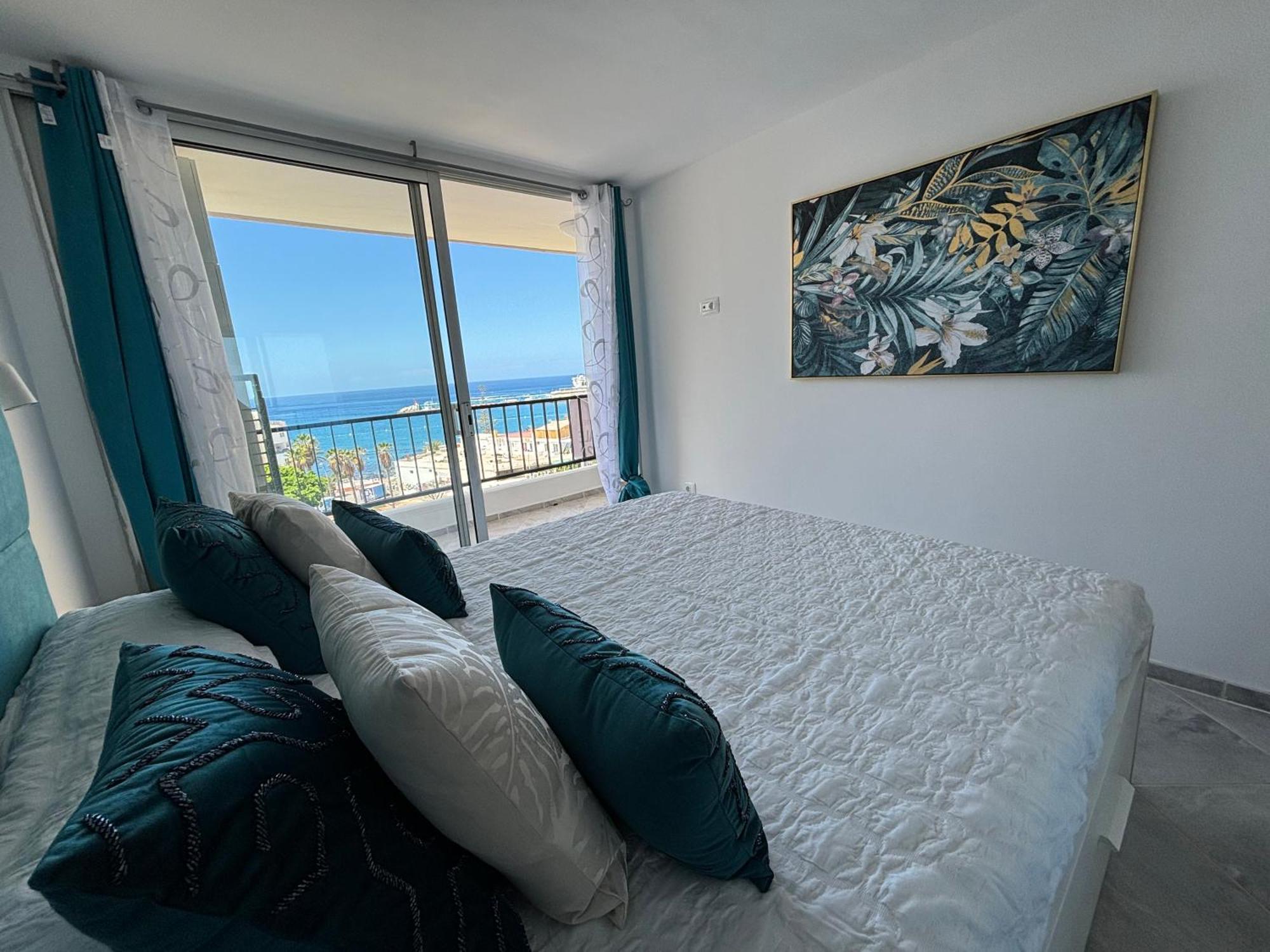 Luxury Ocean View Apartment 6Th Floor Лос Кристианос Екстериор снимка